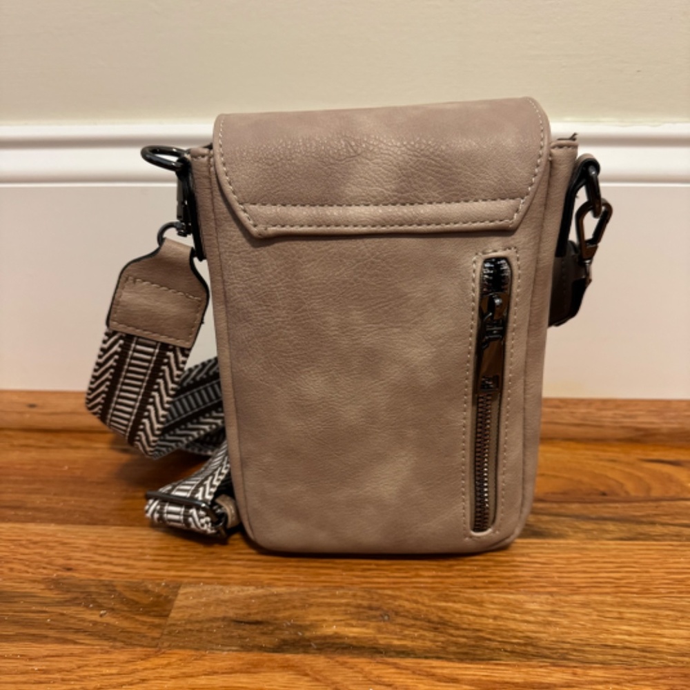 Small Crossbody Bag Leather Triple Compartment Cell Phone/ Card Holder - Picture 2 of 3